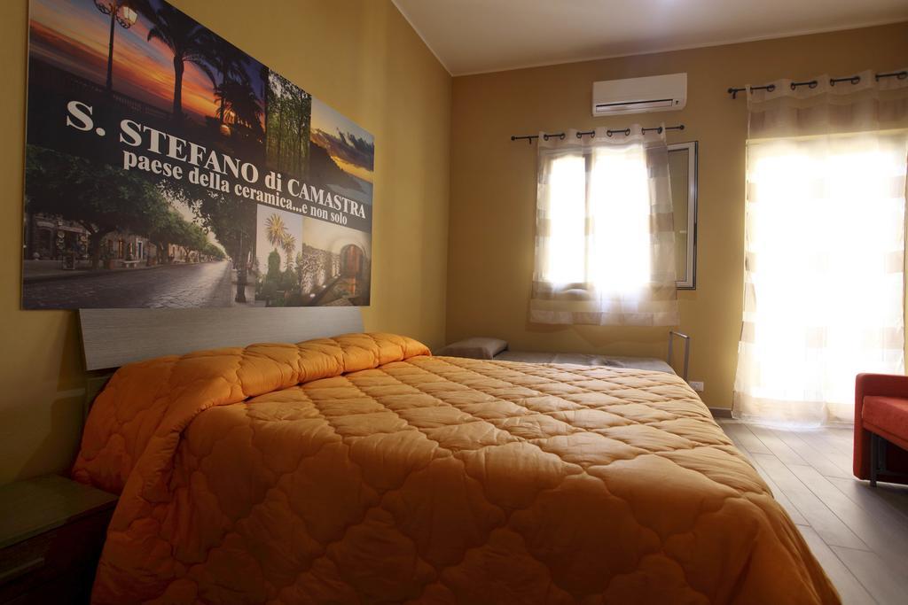 B&B La Grande Mela Santo Stefano di Camastra Habitación foto